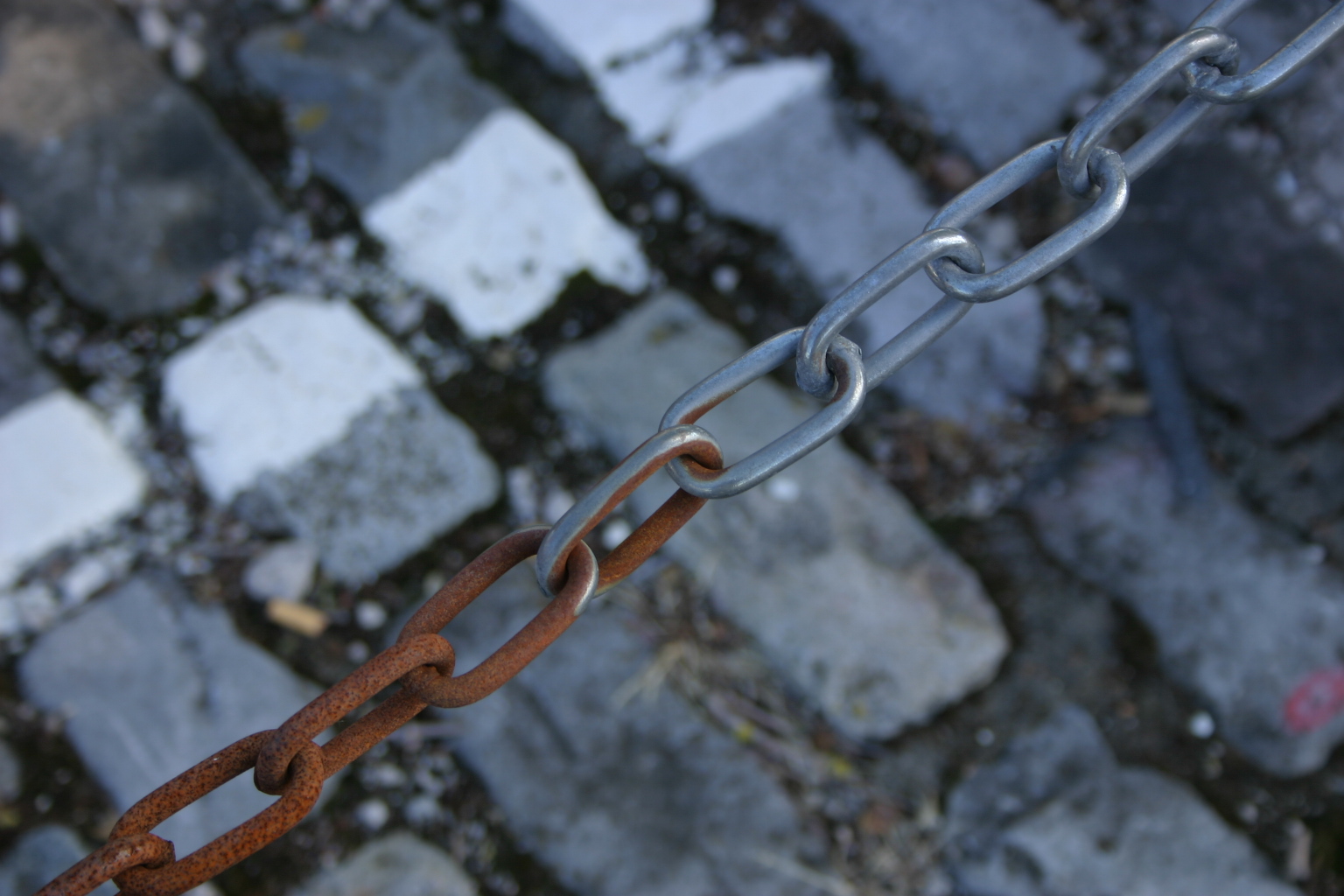 What is inline linking and how can my website benefit?